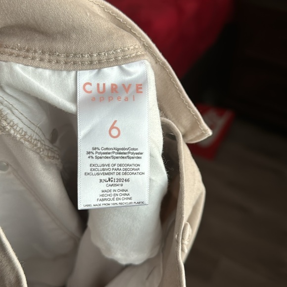 Curve Appeal - Picture 3 of 3